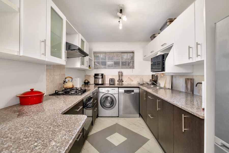4 Bedroom Property for Sale in Parktown North Gauteng