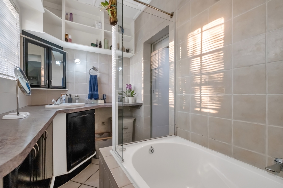 4 Bedroom Property for Sale in Parktown North Gauteng