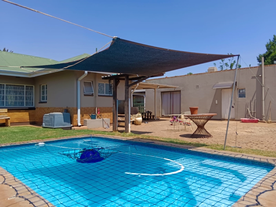 3 Bedroom Property for Sale in Meyerton Central Gauteng