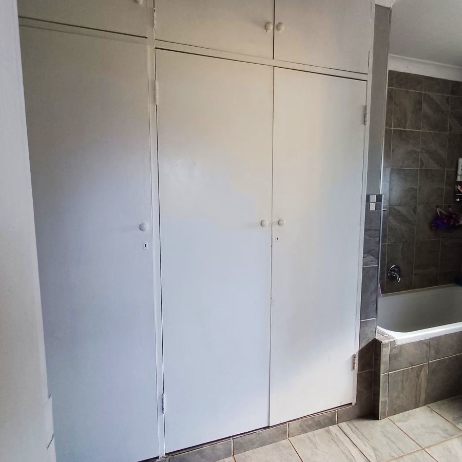 3 Bedroom Property for Sale in Meyerton Central Gauteng