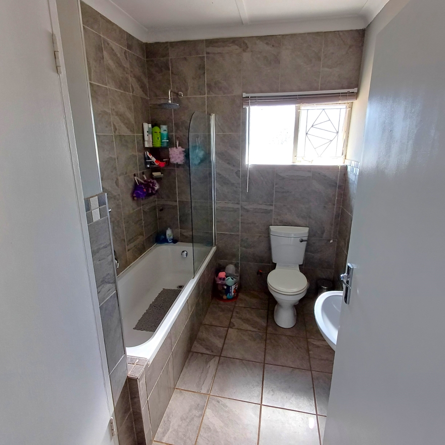 3 Bedroom Property for Sale in Meyerton Central Gauteng