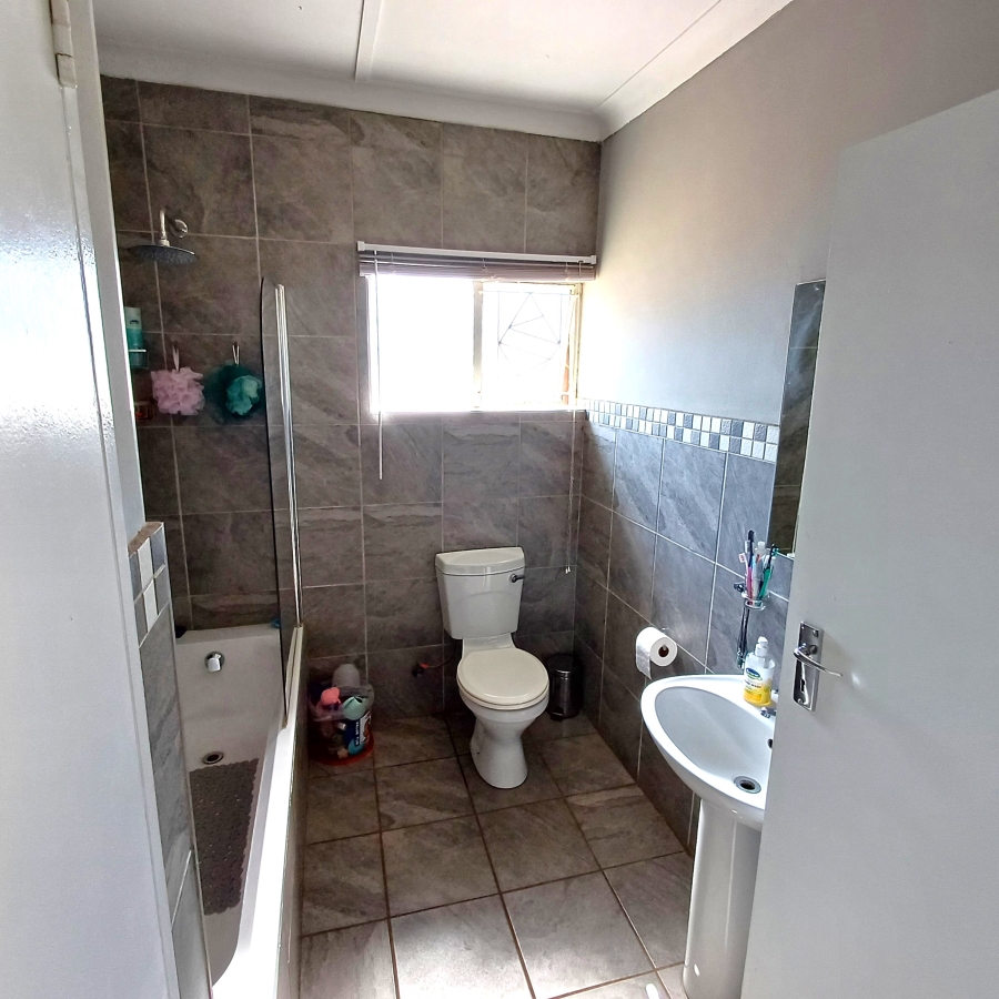 3 Bedroom Property for Sale in Meyerton Central Gauteng
