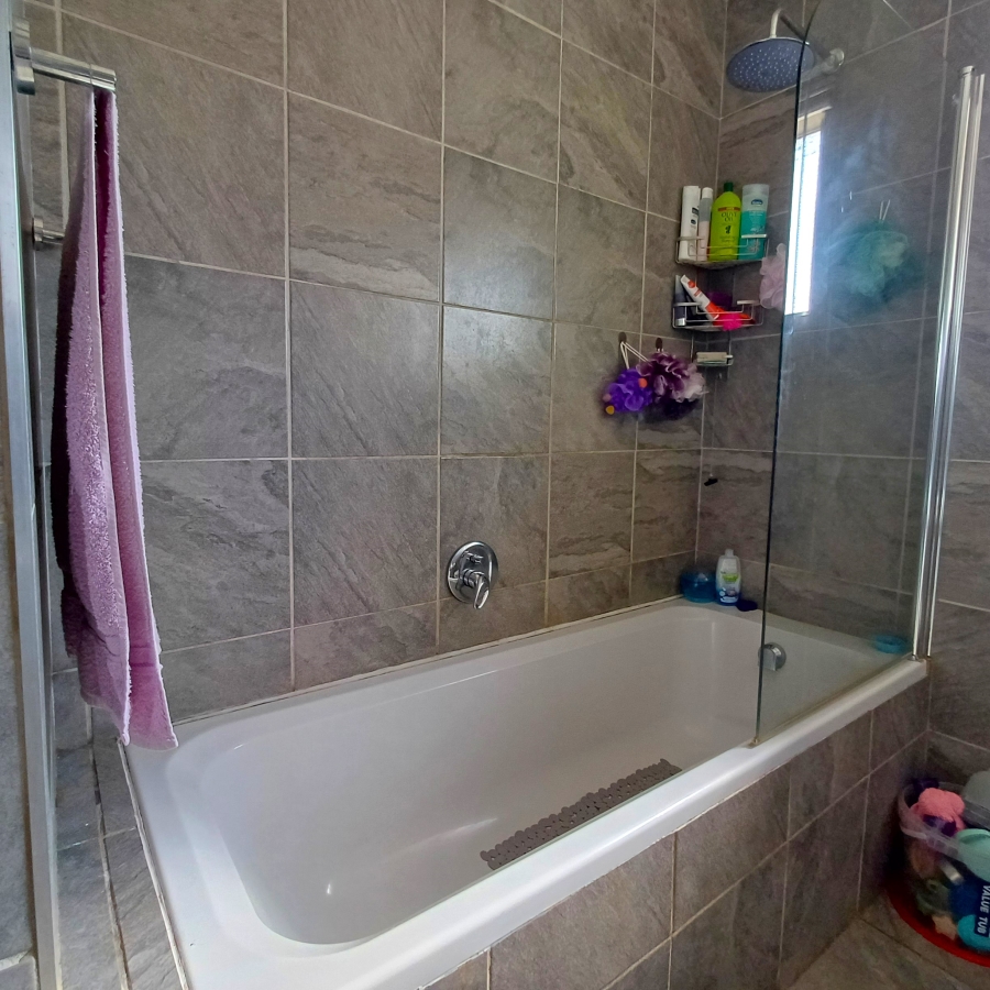 3 Bedroom Property for Sale in Meyerton Central Gauteng