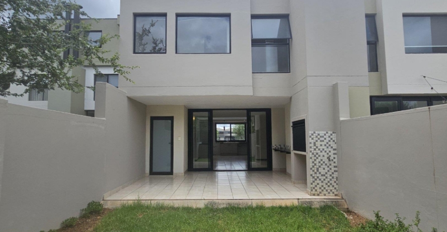 1 Bedroom Property for Sale in Lombardy Estate Gauteng