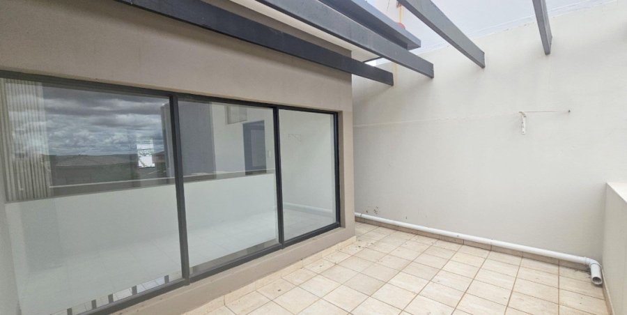 1 Bedroom Property for Sale in Lombardy Estate Gauteng