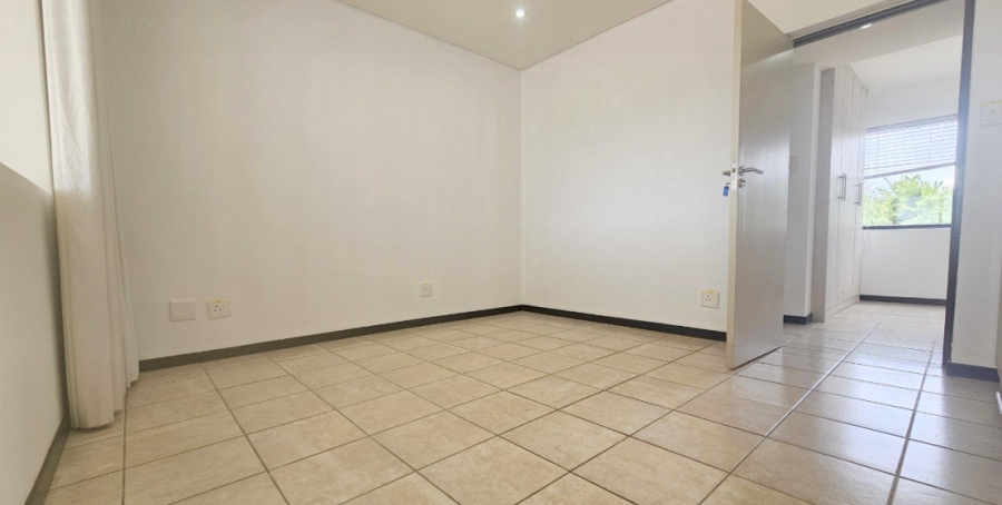 1 Bedroom Property for Sale in Lombardy Estate Gauteng
