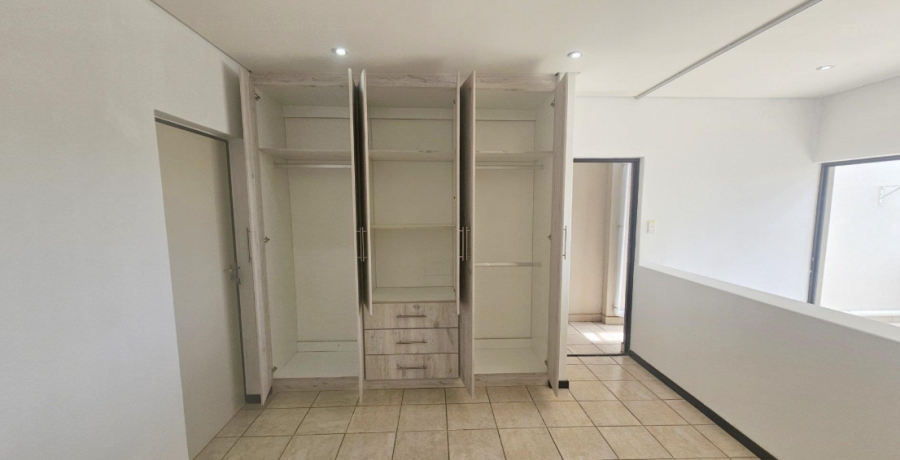 1 Bedroom Property for Sale in Lombardy Estate Gauteng
