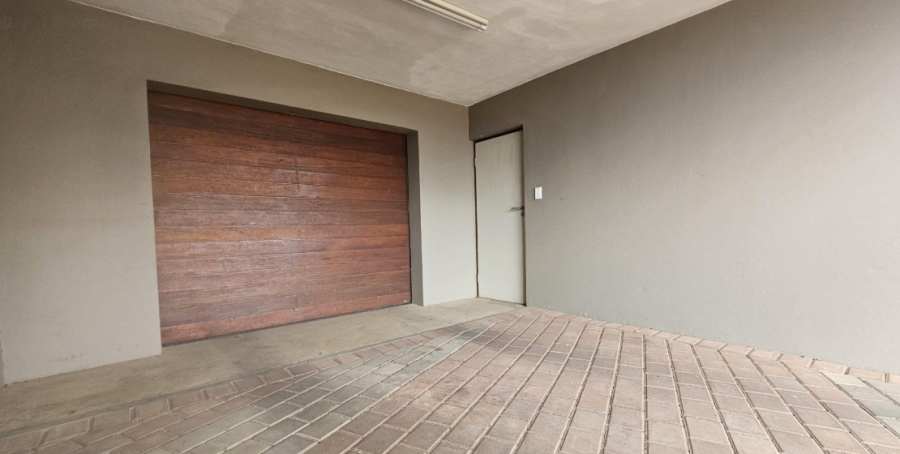 1 Bedroom Property for Sale in Lombardy Estate Gauteng