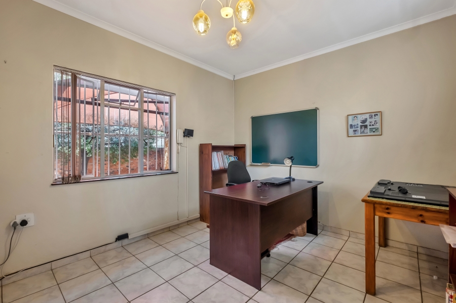 4 Bedroom Property for Sale in Greenside Gauteng