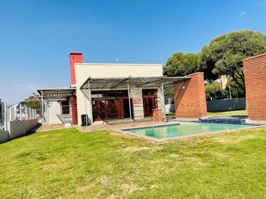 2 Bedroom Property for Sale in Midridge Park Gauteng