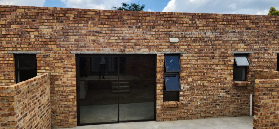 1 Bedroom Property for Sale in Glen Austin Gauteng
