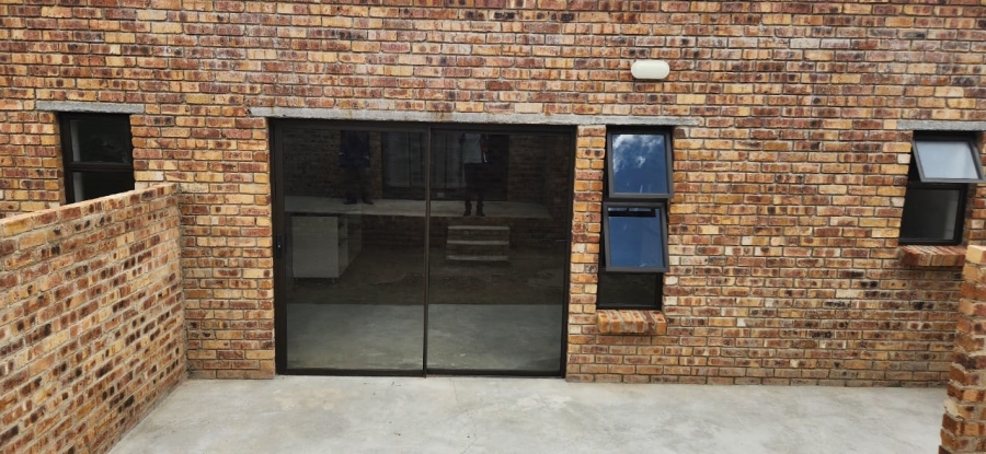 1 Bedroom Property for Sale in Glen Austin Gauteng