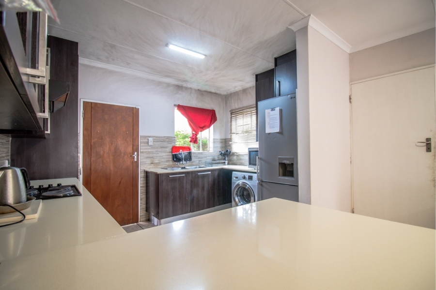 2 Bedroom Property for Sale in Honeydew Manor Gauteng