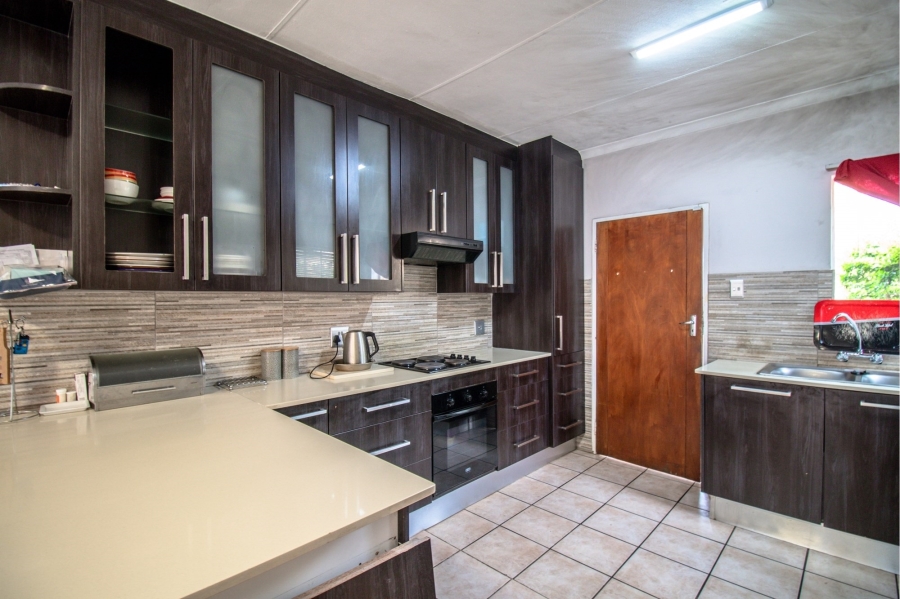 2 Bedroom Property for Sale in Honeydew Manor Gauteng