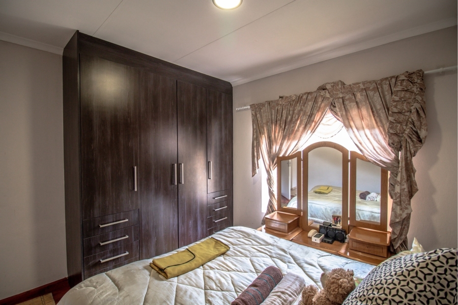 2 Bedroom Property for Sale in Honeydew Manor Gauteng