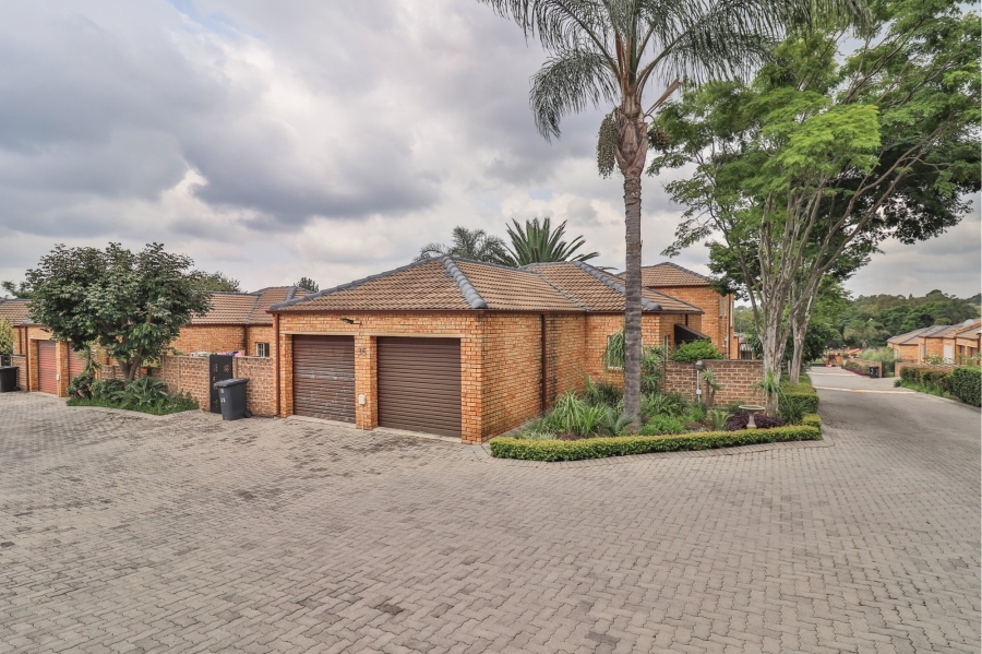2 Bedroom Property for Sale in Honeydew Manor Gauteng