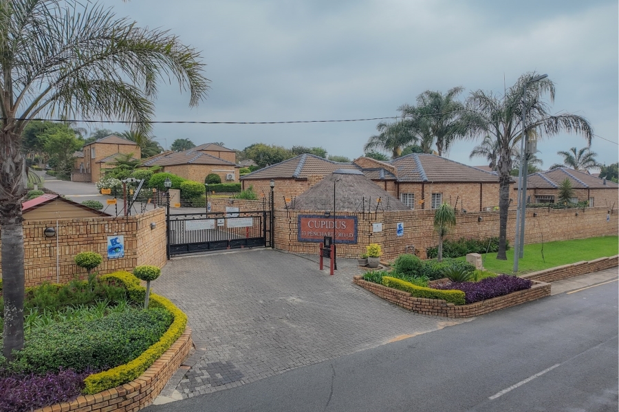 2 Bedroom Property for Sale in Honeydew Manor Gauteng