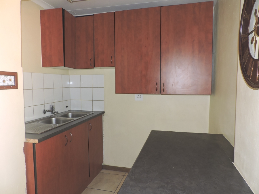 To Let 5 Bedroom Property for Rent in Strubensvallei Gauteng