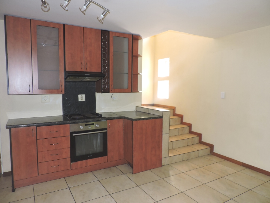 To Let 5 Bedroom Property for Rent in Strubensvallei Gauteng