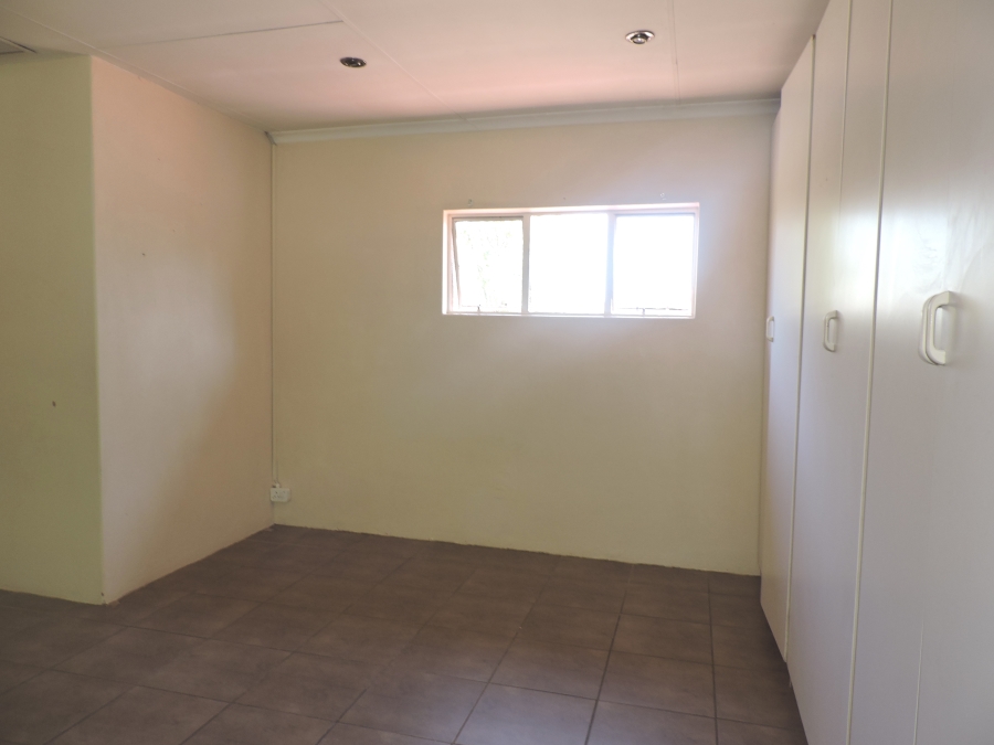 To Let 5 Bedroom Property for Rent in Strubensvallei Gauteng