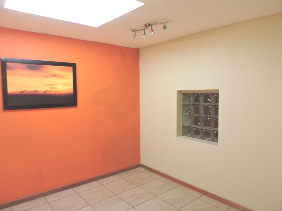 To Let 5 Bedroom Property for Rent in Strubensvallei Gauteng
