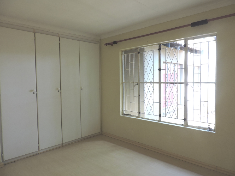 To Let 5 Bedroom Property for Rent in Strubensvallei Gauteng