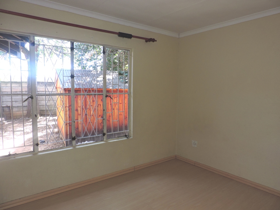 To Let 5 Bedroom Property for Rent in Strubensvallei Gauteng