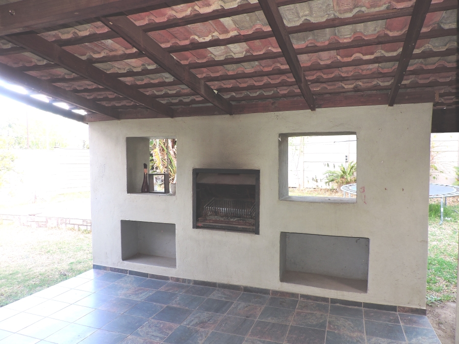 To Let 5 Bedroom Property for Rent in Strubensvallei Gauteng
