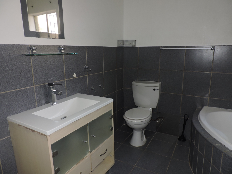 To Let 5 Bedroom Property for Rent in Strubensvallei Gauteng