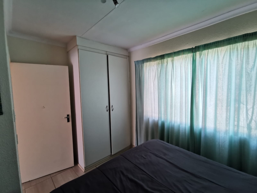 6 Bedroom Property for Sale in Brackendowns Gauteng