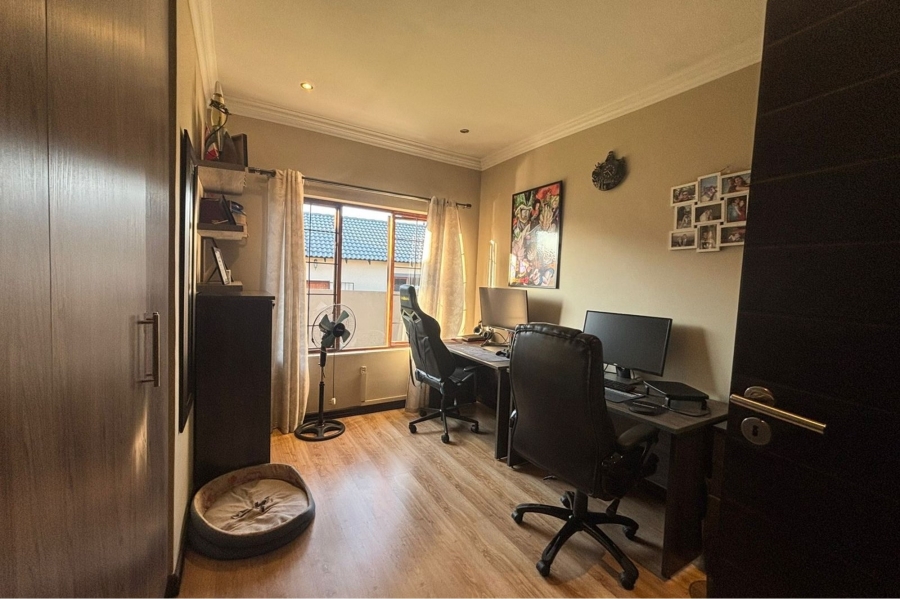 3 Bedroom Property for Sale in Thatchfield Estate Gauteng
