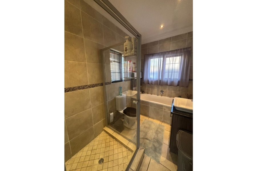 3 Bedroom Property for Sale in Thatchfield Estate Gauteng