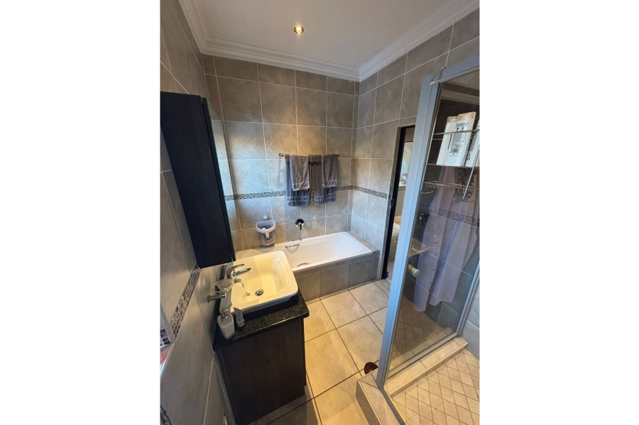 3 Bedroom Property for Sale in Thatchfield Estate Gauteng