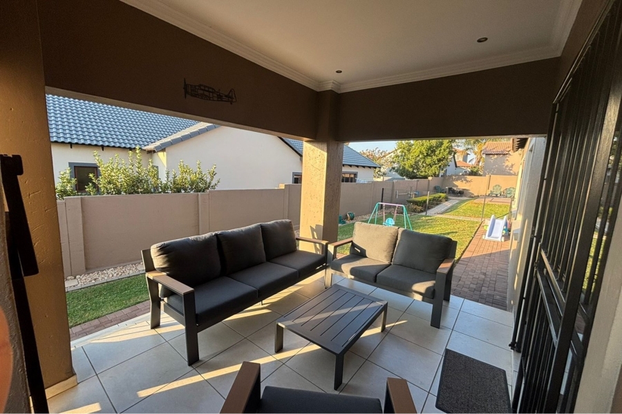 3 Bedroom Property for Sale in Thatchfield Estate Gauteng