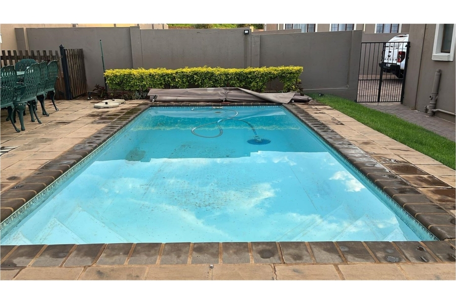 3 Bedroom Property for Sale in Thatchfield Estate Gauteng