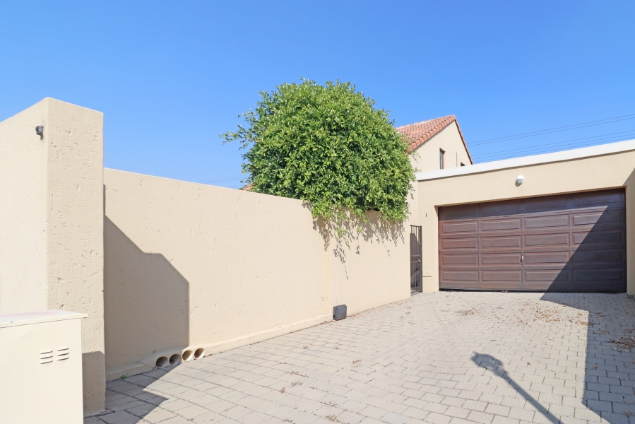 4 Bedroom Property for Sale in Barbeque Downs Gauteng