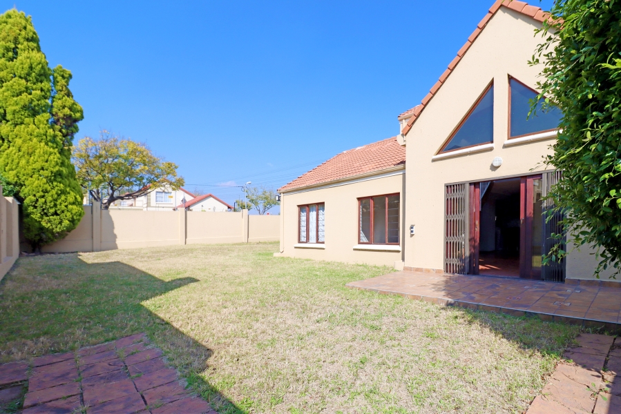 4 Bedroom Property for Sale in Barbeque Downs Gauteng