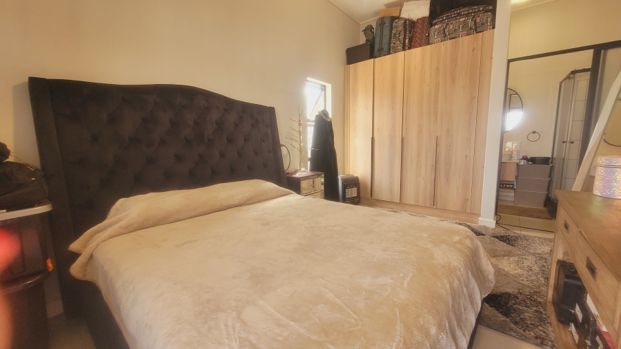 2 Bedroom Property for Sale in Mulbarton Gauteng