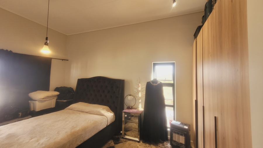 2 Bedroom Property for Sale in Mulbarton Gauteng