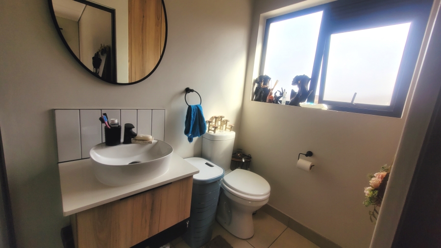 2 Bedroom Property for Sale in Mulbarton Gauteng