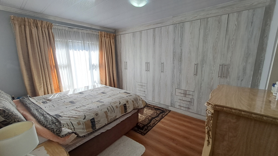 4 Bedroom Property for Sale in Jordaan Park Gauteng