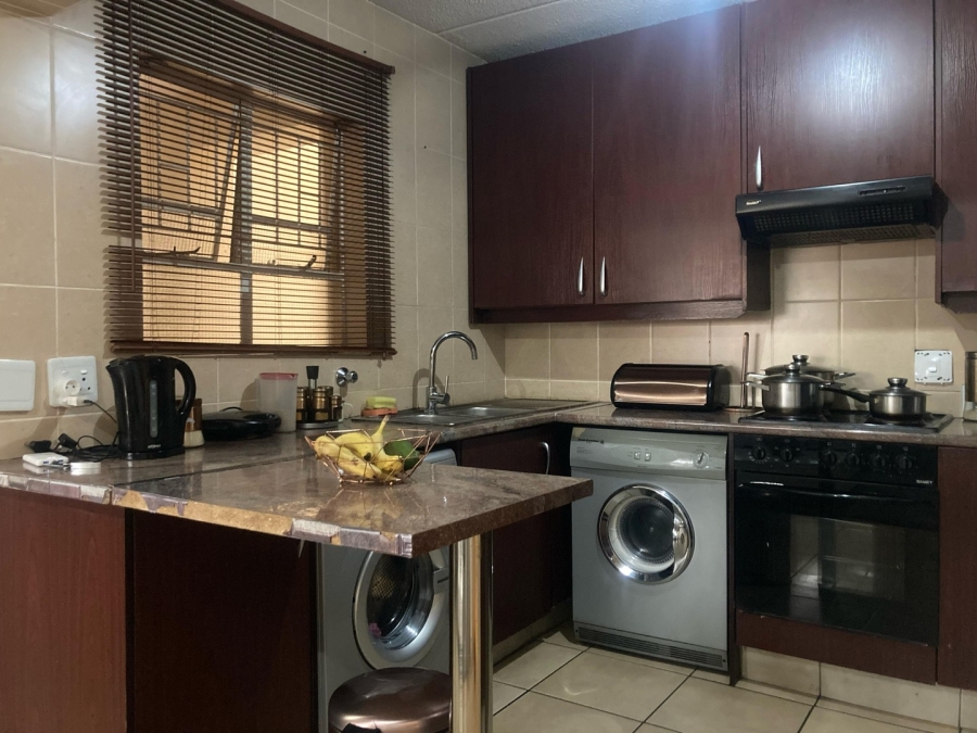 3 Bedroom Property for Sale in Aeroton Gauteng