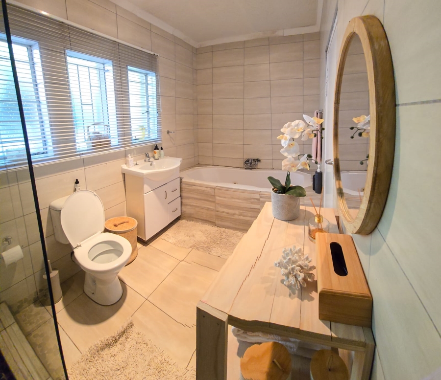 4 Bedroom Property for Sale in Randhart Gauteng