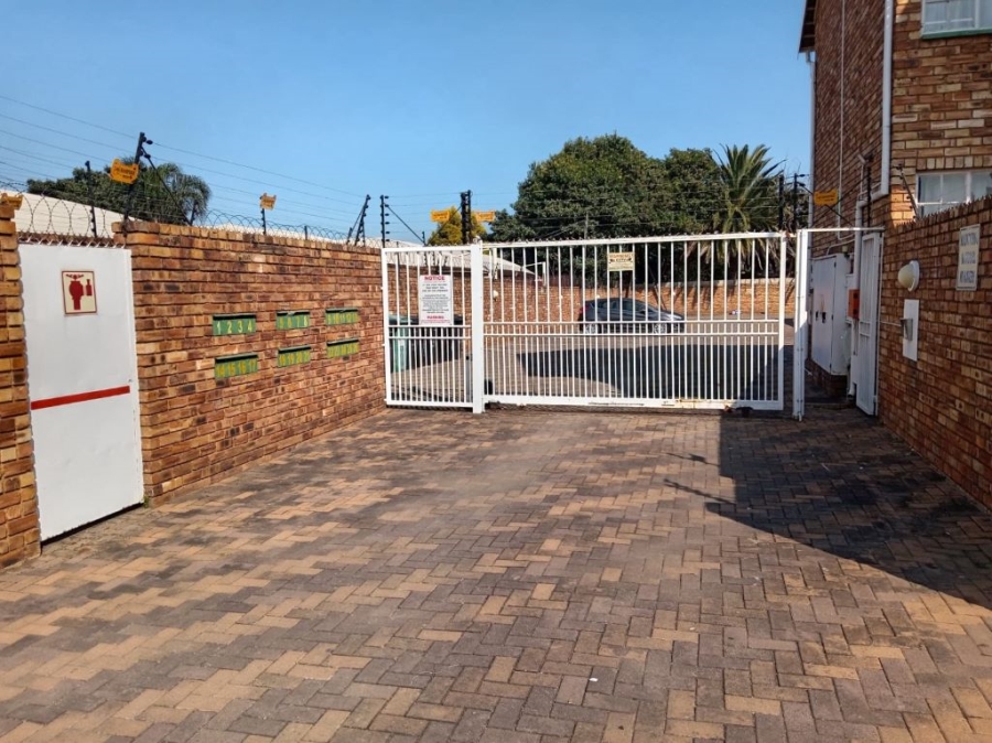 2 Bedroom Property for Sale in Brackenhurst Gauteng