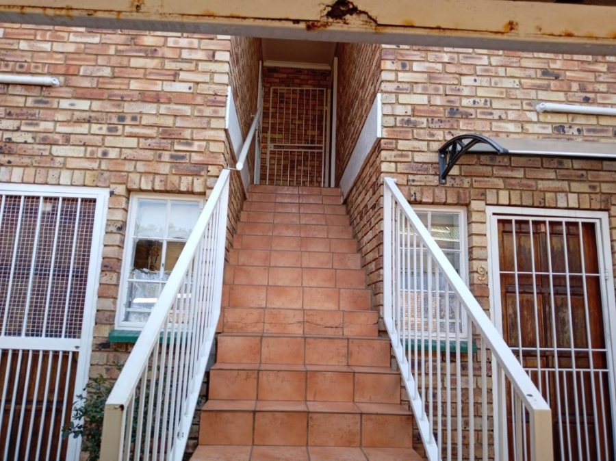 2 Bedroom Property for Sale in Brackenhurst Gauteng