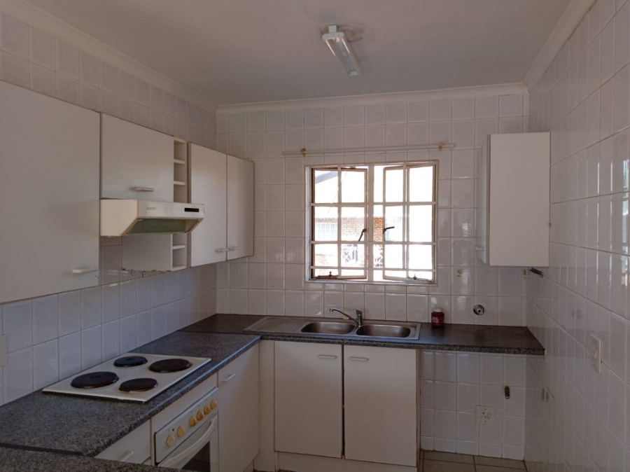 2 Bedroom Property for Sale in Brackenhurst Gauteng
