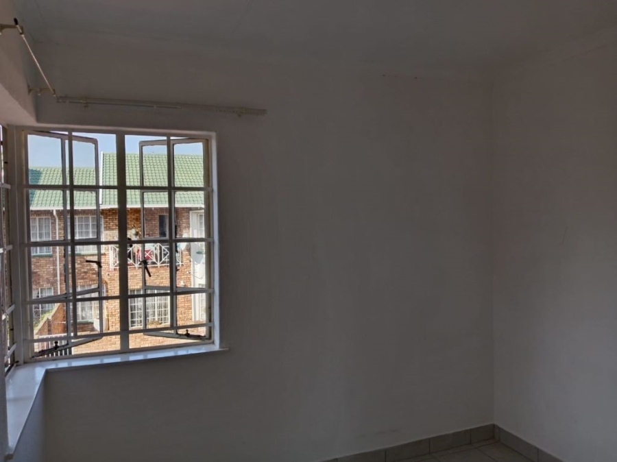 2 Bedroom Property for Sale in Brackenhurst Gauteng