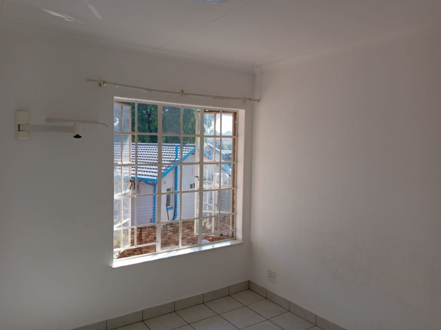 2 Bedroom Property for Sale in Brackenhurst Gauteng