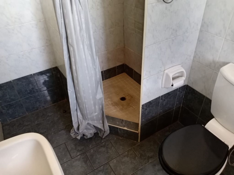 2 Bedroom Property for Sale in Brackenhurst Gauteng