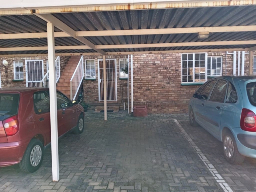 2 Bedroom Property for Sale in Brackenhurst Gauteng